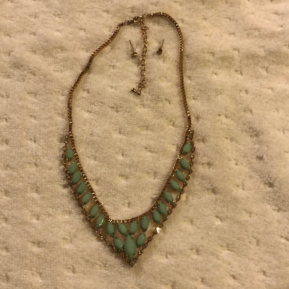 A beautiful baby blue necklace💙